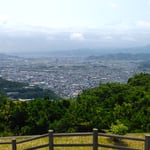 俳句結社・祖谷の吟行では眉山山頂でほととぎすを聞きました。　　・遠峰を眺めてゐればほととぎす(和良)