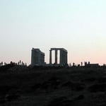 アテネ郊外にあるスーニオン岬のポセイドン神殿です。 ・古代史を描き出したる西日かな(和良)