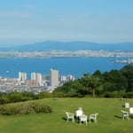 滋賀県の大塚比叡山荘です。琵琶湖からの風が涼しかったです。　　　　　・琵琶湖より涼しき風の山荘に（和良）