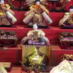 ビッグひな祭りの会場には仕丁雛がたくさん飾られていました。　　・仕丁雛ばかりを眺め雛巡る(和良)