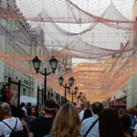 赤の広場に近いモスクワの中心街では電飾が始まっていました。　　　　　・暮れ早き街に電飾始まりぬ（和良）