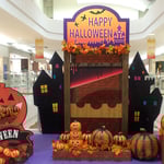 藍住町のショッピングモールにハロウィンの飾り物がありました。　　・ハロウィンの南瓜早々飾られて(和良)