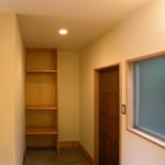 聖高原の山荘(麻績村)－玄関土間(after)