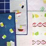  一枚で二つの柄を楽しめるハンカチです(*'▽')　22×22cm　日本製　各￥528