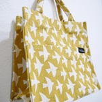 中にも外にもポケット付きで便利です♪キャンバス生地のしっかりしたミニトートですよ～☆　 約22×23cm　￥1,650