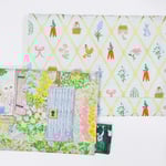 ぬいぐるみ作家「moumouchicken」さんの作品「ポケットティッシュケース」「フリーケース」です。ポケットティッシュケースは内側と背面にポケットが付いています。いろんな生地の作品が入荷しています！お気に入りを見つけてくださいね(^^♪　　ポケットティッシュケース￥700　フリーケース」￥800～