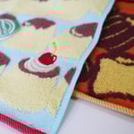 ふんわりと優しい触り心地の今治タオルハンカチです。ワンポイントの刺繍も可愛いですよ～　他にも柄違いがございます☆　各￥770