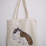 軽くて薄いので、荷物が増えたときのサブバッグとしても！　￥550