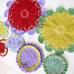 ハンドメイド作家「ami ami 521」さんのドイリーです。小さなサイズはコースターやミニマットとしても！四角い形もございます。￥500～