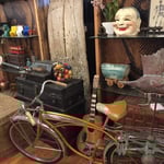 Requisiten, welche von den Filmproduktionen (gegen Entgelt natürlich) ausgeliehen werden