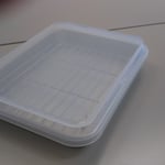 蓋にも高さがあるので潰れません。