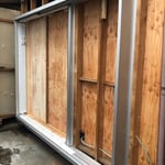 裏側のメインエントランス