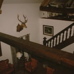 Fausse poutre habillage tirant métallique