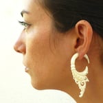 White Wood Flower Circle Drops Tribal Earrings OGE-009
