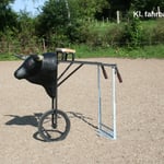 Kleiner Stier mit fahrbarer Halterung 650,00 Euro