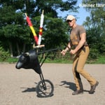 Kleiner Stier mit fahrbarer Halterung 650,00 Euro