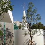 Mia Via 十字架モニュメント 2005