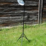 Tripod Studiolampe im Industriedesign