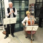 Miriam und Ernst-Martin Eras spielen beim Empfang in Gethsemane