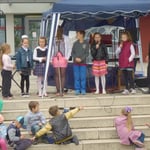 Ein Kinderchor mit Nikolas Kurenkow sang deutsche und russische Heimatlieder