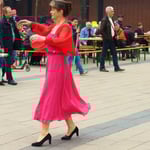 Frau Galina Poshelyuzhna führte einen Solo-Tanz vor