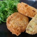 無農薬野菜のミックスコロッケ エネルギー；251㌔㌍　　タンパク質；6.9㌘　　塩分；0.4㌘