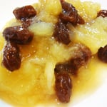 りんごとももの甘煮 エネルギー；46㌔㌍　　タンパク質；0.2㌘　　塩分；0㌘