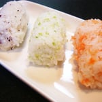 三色おにぎり エネルギー；266㌔㌍　タンパク質；6.0㌘　塩分；1.4㌘