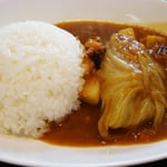 ロールキャベツカレー エネルギー；548㌔㌍　　タンパク質；8.5㌘　　塩分；2.8㌘