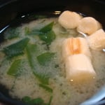 みそ汁　エネルギー；36㌔㌍　　タンパク質；1.4㌘　　塩分；0.6㌘