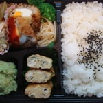 やわらかハンバーグで作ったスコッチエッグ弁当　エネルギー；521㌔㌍　　タンパク質；19.0㌘　　塩分；1.8㌘