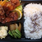 からあげ弁当 エネルギー635㌔㌍　　タンパク質；15.0㌘　　塩分；2.0㌘