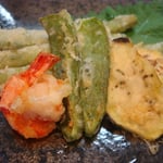 エビと野菜の天ぷら　エネルギー；141㌔㌍　　タンパク質；5.2㌘　　塩分；0.3㌘