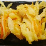 かき揚げ エネルギー132㌔㌍　タンパク質3.8g　脂質6.8g　塩分0.3g