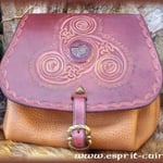 Aumônière cuir avec symbole triskel