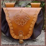 Aumônière en cuir tête de lynx.