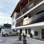 Montage und Installation eines Balkonkraftwerkes, Rietz