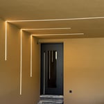 LED-Balken putzbündig und übers Eck bei Hauseingang, Rietz