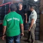 After inspection, the unloading of the container can start.