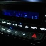 ＴＯＹＯＴＡ　ヴェルファイア　フロントエアコンパネルＬＥＤ打替　