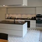 Küche mit Schiefer, spaltrau (Frankenwald), Architekt: Andreas Thiele, Foto: Gränz Innenausbau