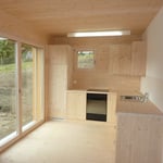 Küche aus Holzschränken