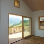 Wohnbereiche mit Schiebetüre zum Balkon