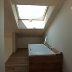 Galerie mit Badewanne