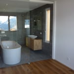 Badzimmer mit Glas-Schiebetüre 2.OG