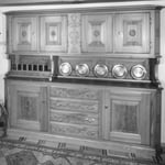 Büffet in Ulmenholz