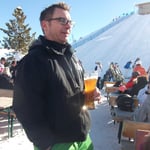 Alfred genießt die Pause mit Sonne und Weizen