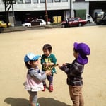 まずは、手のひらくるくるだ