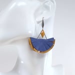 B.O. FORMIDABLE modèle n°11 Cuirs bleu marine/moutarde, breloques triangle inox et losange moutarde