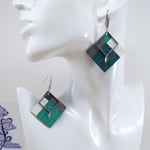 VENDUES ! B.O. FORMIDABLE modèle n°10 Cuirs vert prasin/blanc/vert viride/gris, breloques carré et feuille inox